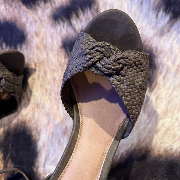 R2 Ankle Strap Heels Open Toe w/ Knot Top Size 10 Taupe - Picture 7 of 12
